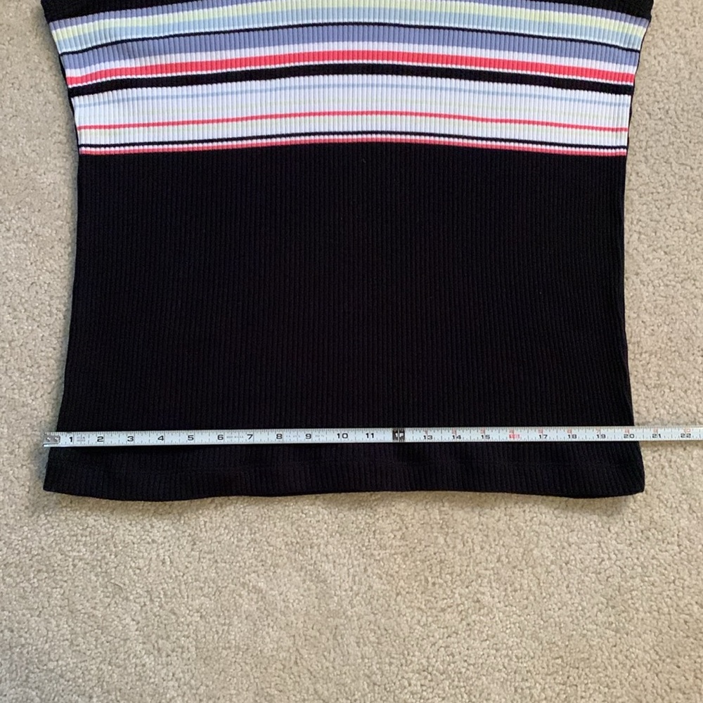 Carolyn Taylor Women’s Essentials Top - Picture 6 of 7